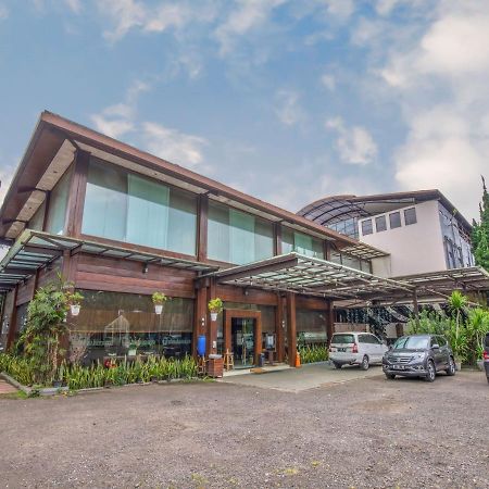Takashimaya Hotel & Convention Lembang Exterior photo