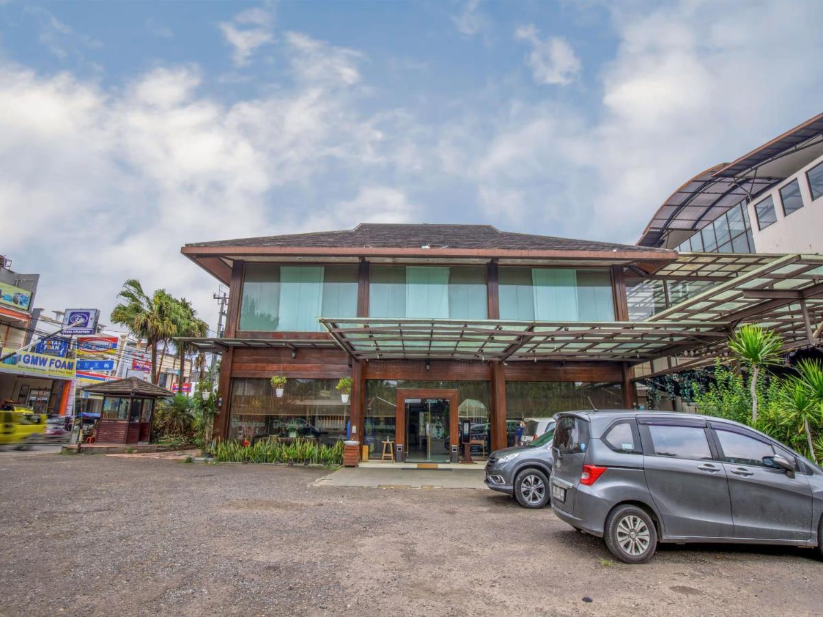 Takashimaya Hotel & Convention Lembang Exterior photo